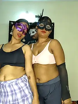 Snapshot of Family02 chatting on 17, 10, 2025 Family02 online show from 17, 10, 2025