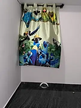 Snapshot of Family02 chatting on 4, 4, 2026 Family02 online show from 4, 4, 2026