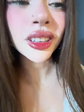 Bunnyylovee online show from 16, 4, 2026