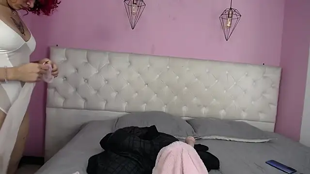 caroliine fox   online show from 20, 9, 2025