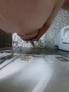 Snapshot of winter0cold_ chatting on 7, 10, 2025 winter0cold  online show from 7, 10, 2025