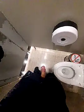 Snapshot of winter0cold_ chatting on 13, 10, 2025 winter0cold  online show from 13, 10, 2025