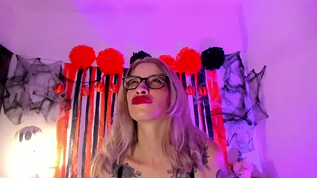 MerryyMendez online show from 8, 10, 2025