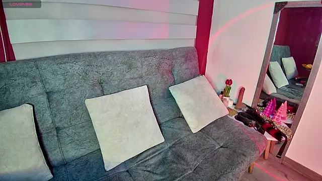 Snapshot of Roshhell1 chatting on 13, 4, 2026 Roshhell1 online show from 13, 4, 2026