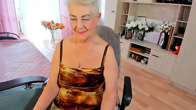 Snapshot of HotandMature chatting on 4, 5, 2026 HotandMature online show from 4, 5, 2026