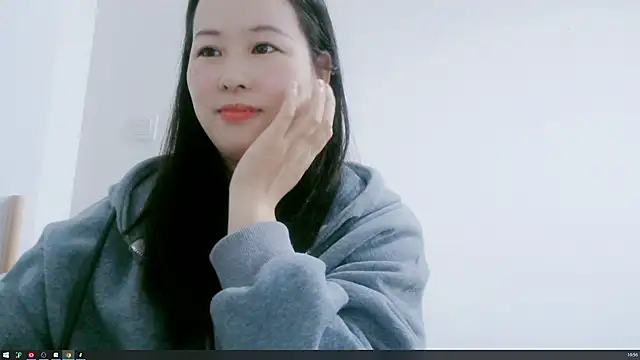 Snapshot of HY-21 chatting on 30, 10, 2025 HY-21 online show from 30, 10, 2025