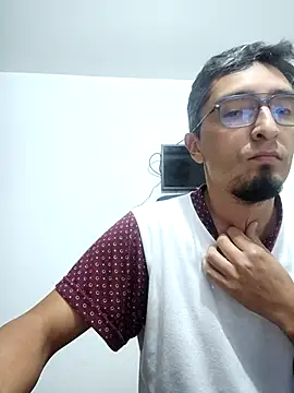 Snapshot of eduardohot15_80 chatting on 9, 9, 2025 eduardohot15 80 online show from 9, 9, 2025