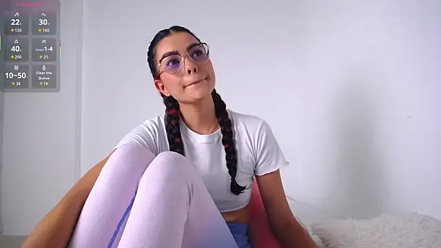 emilytolson  online show from 10, 10, 2025