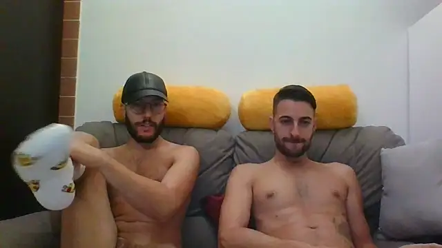 Amicisegreti online show from 18, 10, 2025