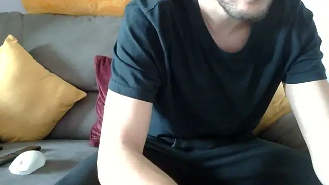 Amicisegreti online show from 18, 12, 2025