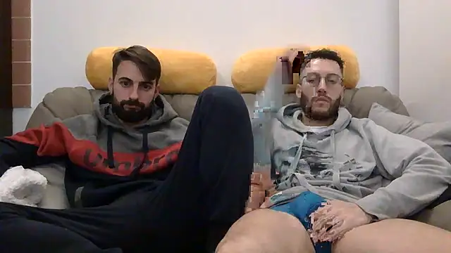 Amicisegreti online show from 7, 2, 2026