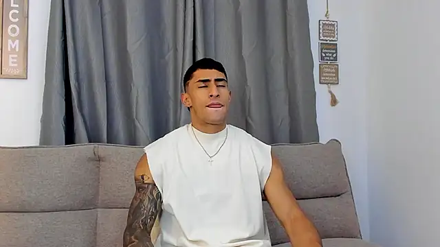 Snapshot of adrian_ray chatting on 18, 4, 2026 adrian ray online show from 18, 4, 2026