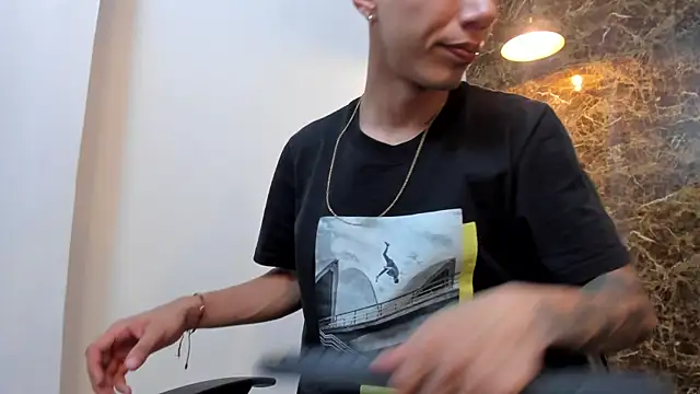 Justin Lakee online show from 12, 9, 2025