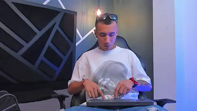 Justin Lakee online show from 25, 9, 2025