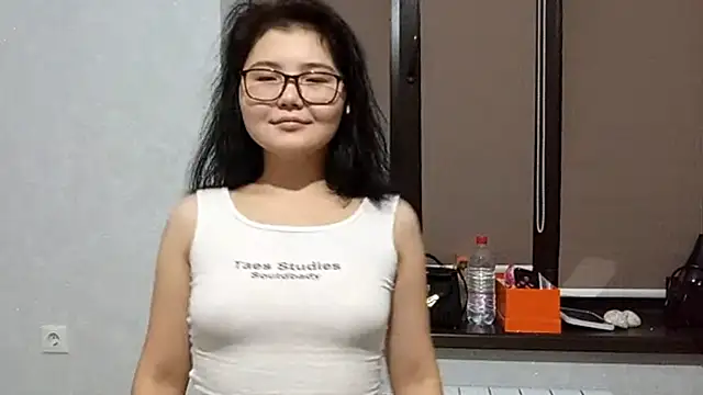 AmeliaAnselm online show from 10, 9, 2025