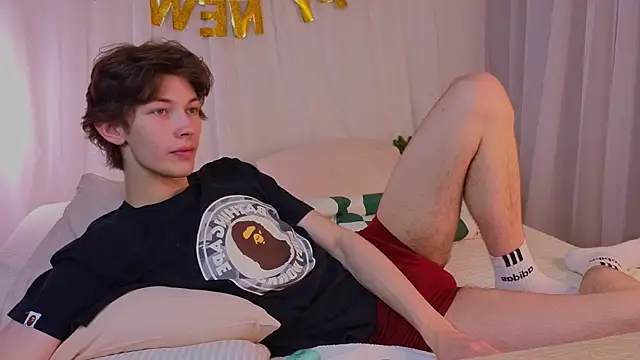 Snapshot of _Den1s_ chatting on 18, 12, 2025 Den1s online show from 18, 12, 2025