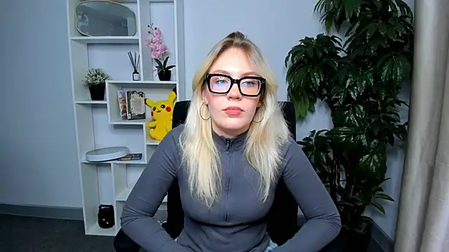 Snapshot of GraceCaldwell chatting on 23, 10, 2025 GraceCaldwell online show from 23, 10, 2025