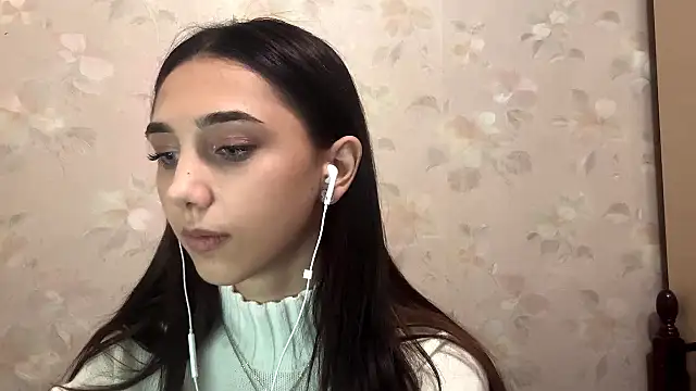 LinaMour online show from 10, 10, 2025