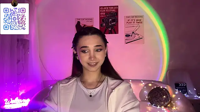 Snapshot of LinaMour chatting on 10, 4, 2026 LinaMour online show from 10, 4, 2026
