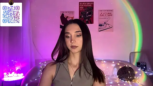 Snapshot of LinaMour chatting on 16, 4, 2026 LinaMour online show from 16, 4, 2026
