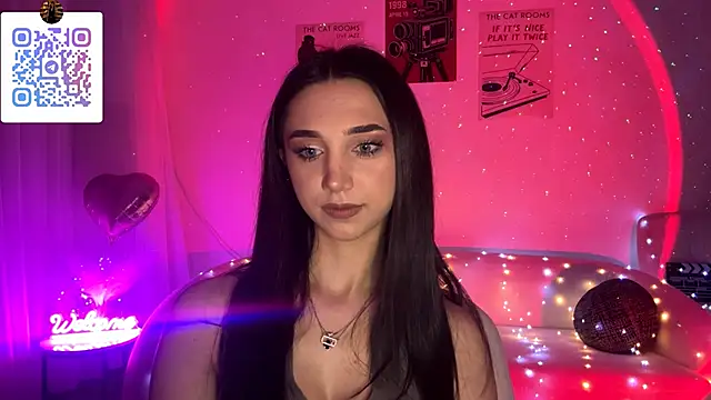 Snapshot of LinaMour chatting on 22, 4, 2026 LinaMour online show from 22, 4, 2026