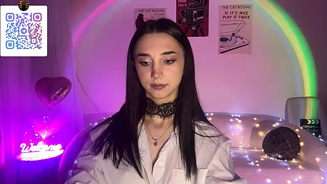 Snapshot of LinaMour chatting on 23, 4, 2026 LinaMour online show from 23, 4, 2026