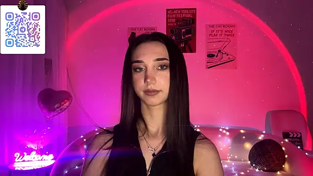 Snapshot of LinaMour chatting on 25, 4, 2026 LinaMour online show from 25, 4, 2026