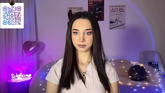 Snapshot of LinaMour chatting on 27, 4, 2026 LinaMour online show from 27, 4, 2026