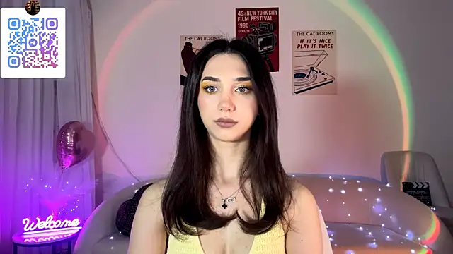 Snapshot of LinaMour chatting on 5, 5, 2026 LinaMour online show from 5, 5, 2026