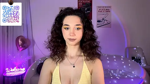 Snapshot of LinaMour chatting on 10, 5, 2026 LinaMour online show from 10, 5, 2026