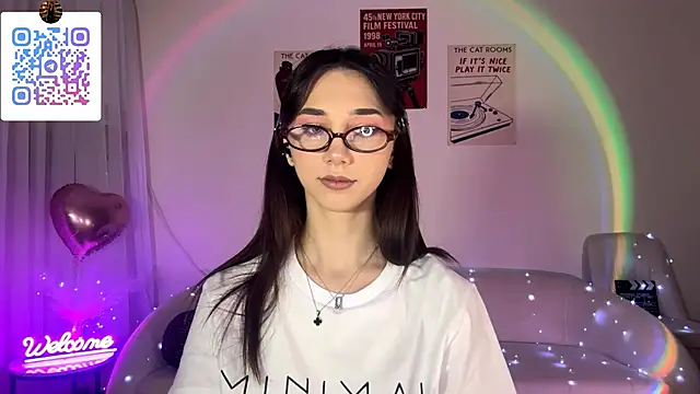 Snapshot of LinaMour chatting on 15, 5, 2026 LinaMour online show from 15, 5, 2026