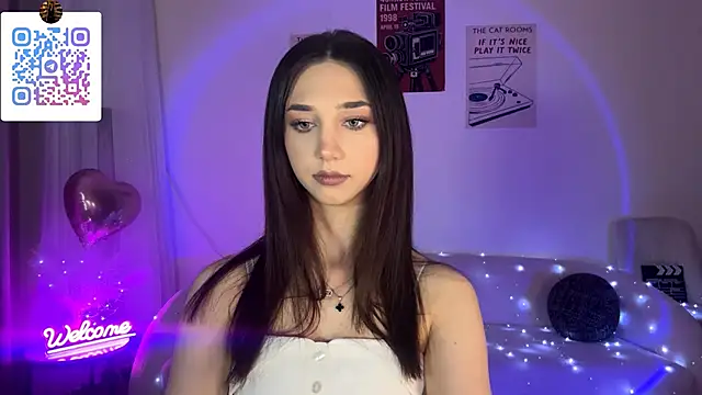 Snapshot of LinaMour chatting on 24, 5, 2026 LinaMour online show from 24, 5, 2026
