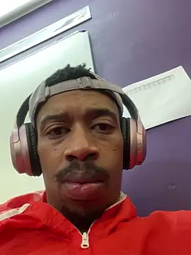 Snapshot of fitsexyman chatting on 15, 10, 2025 fitsexyman online show from 15, 10, 2025