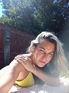 Snapshot of Heisi-Sex chatting on 26, 11, 2025 Heisi-Sex online show from 26, 11, 2025