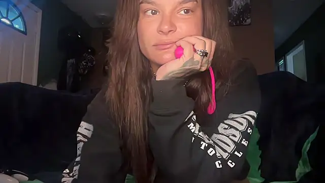 Snapshot of Trippie_hippies1313 chatting on 10, 9, 2025 Trippie hippies1313 online show from 10, 9, 2025