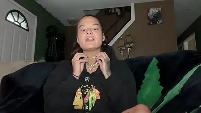 Snapshot of Trippie_hippies1313 chatting on 8, 10, 2025 Trippie hippies1313 online show from 8, 10, 2025