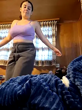 Snapshot of YoungLiisaxx chatting on 3, 11, 2025 YoungLiisaxx online show from 3, 11, 2025