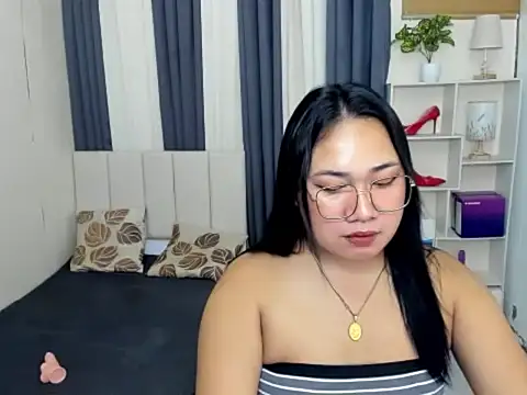 Snapshot of TsUncutKaren chatting on 15, 1, 2026 TsUncutKaren online show from 15, 1, 2026