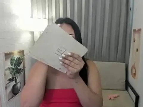 Snapshot of TsUncutKaren chatting on 6, 2, 2026 TsUncutKaren online show from 6, 2, 2026