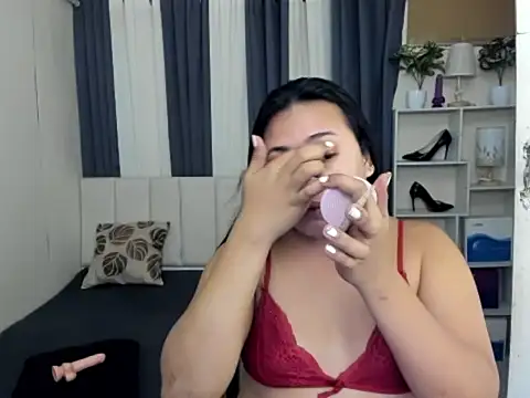 Snapshot of TsUncutKaren chatting on 11, 2, 2026 TsUncutKaren online show from 11, 2, 2026