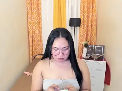 Snapshot of TsUncutKaren chatting on 27, 3, 2026 TsUncutKaren online show from 27, 3, 2026