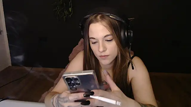 Luna Lynn online show from 13, 12, 2025