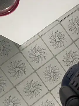 Tiffany-yy online show from 5, 10, 2025