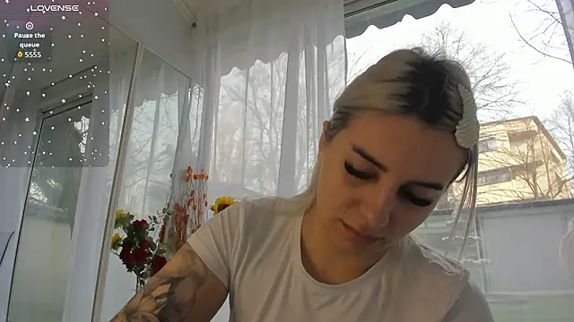 Ella Vee online show from 18, 3, 2026