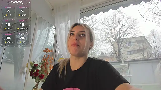 Ella Vee online show from 4, 4, 2026