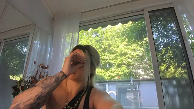 Ella Vee online show from 24, 5, 2026
