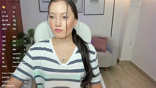 nylaa rose online show from 23, 10, 2025