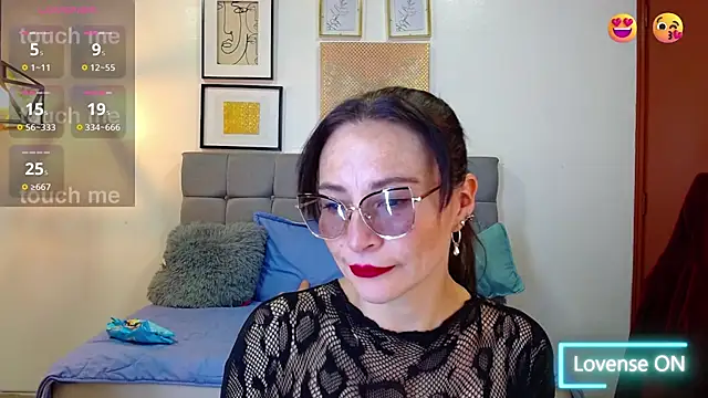  naomi s online show from 12, 4, 2026