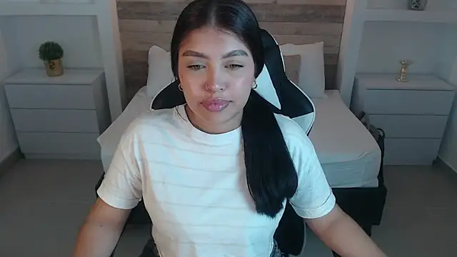 Snapshot of carriepink_ chatting on 24, 9, 2025 carriepink  online show from 24, 9, 2025