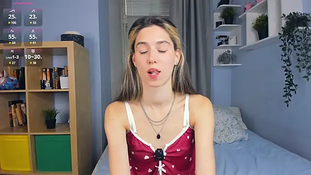 AntonettaTarring online show from 10, 10, 2025